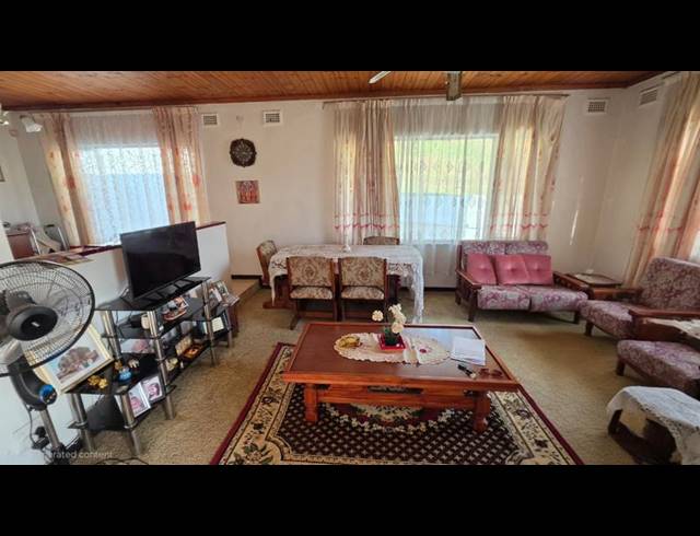 3 BEDROOM HOUSE FOR SALE IN RED HILL